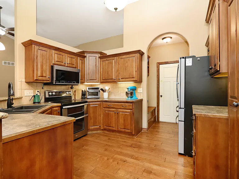 825 Laussac Dr — Photo 7