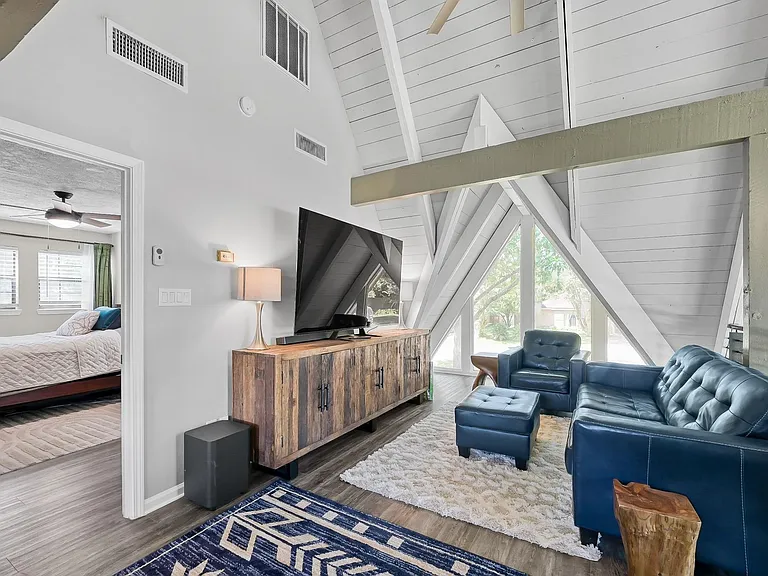 446 Fantasy Ln — Photo 16