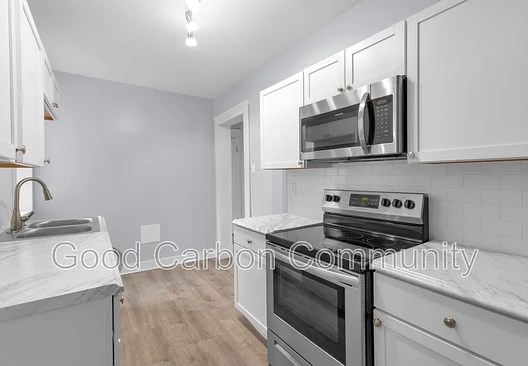 2805 Main St #2 — Photo 1