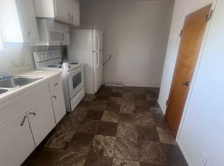 415 NW 1st St #1, Madison, SD 57042