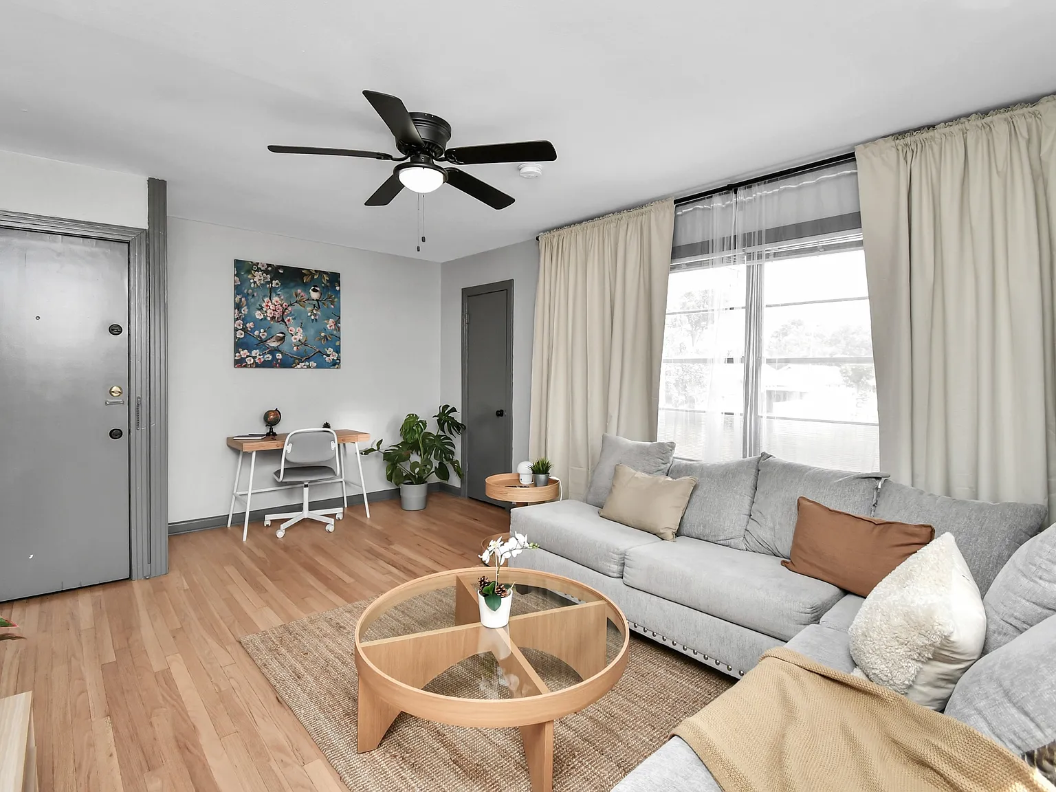 1 bed, 650 sqft, $1,599 — Photo 3