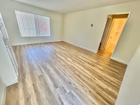 4th image of 4430 North Ave APT 5