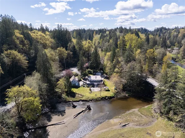 8320 E Grapeview Loop Road, Allyn, WA 98524