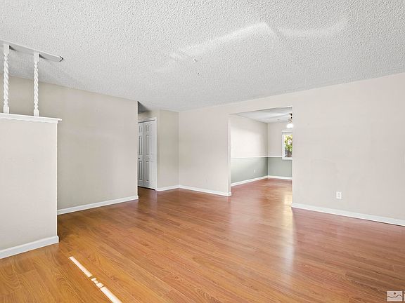 4th image of 900 Sonoma St