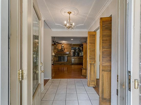 5th image of 217 NE Rosamond St