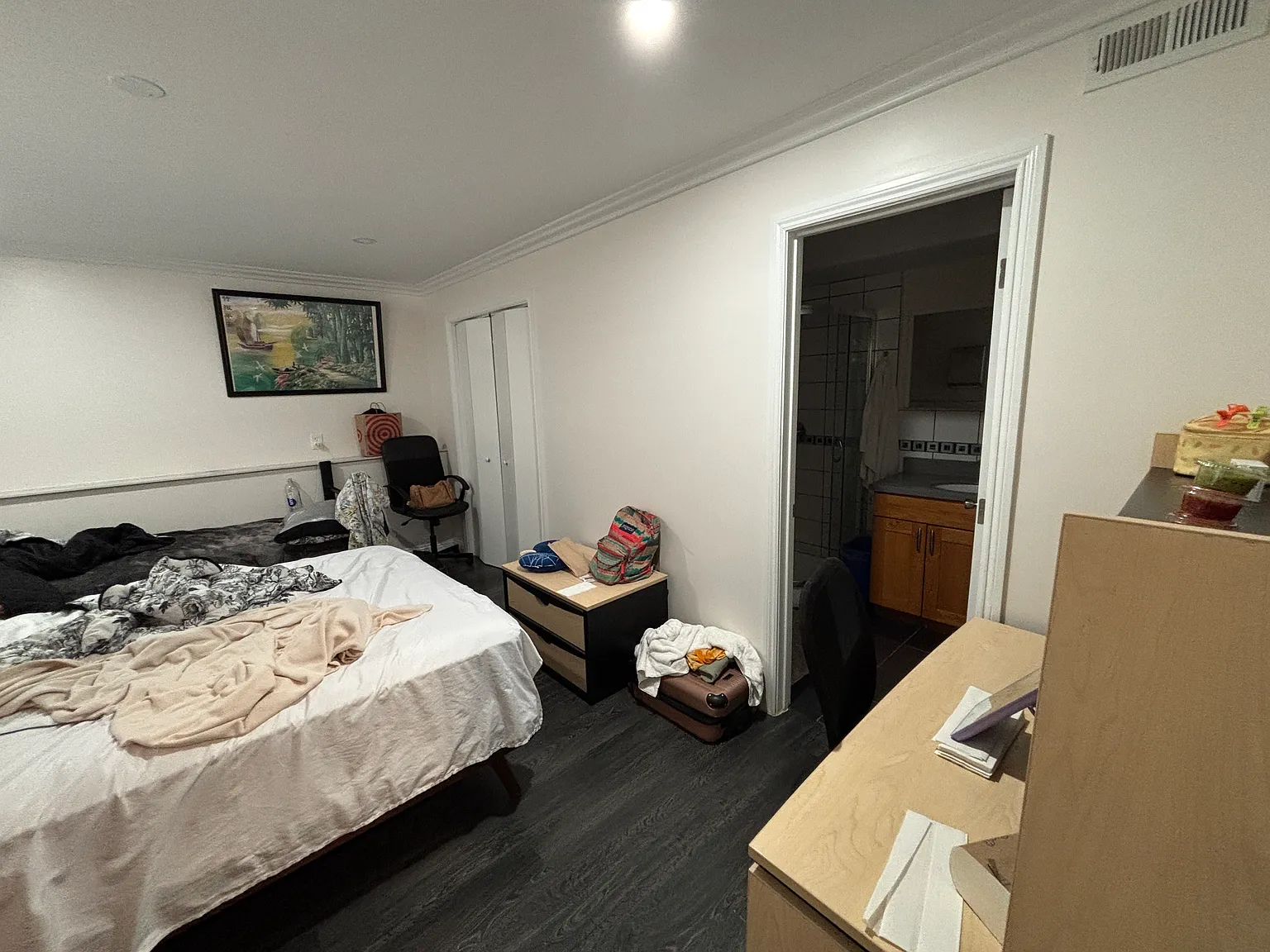 5 bed, 1200 sqft, $1,700 — Photo 4