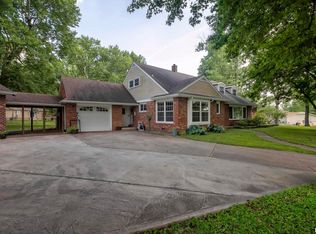 846 Bellview Pl, Herrin, IL 62948