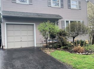 91 Croydon Rd, Rochester, NY 14610