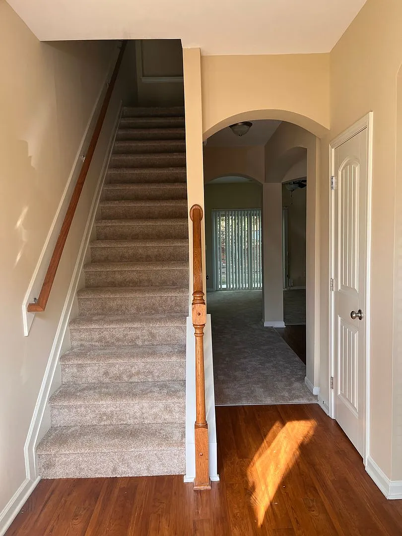Stunning Townhome in "Prime Cary Location" — Photo 2