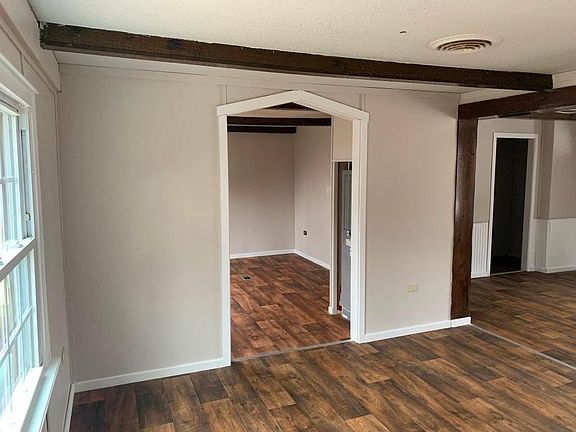 3rd image of 979 Essex St Lot 25