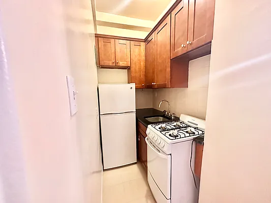 Rented by David Francis New York LLC | media 14