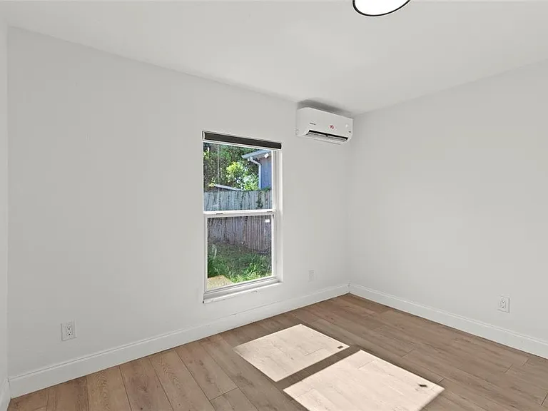 8613 N 14th St — Photo 14
