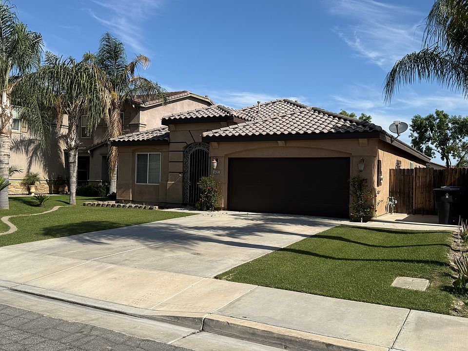 2nd image of 5420 Viewcrest Dr