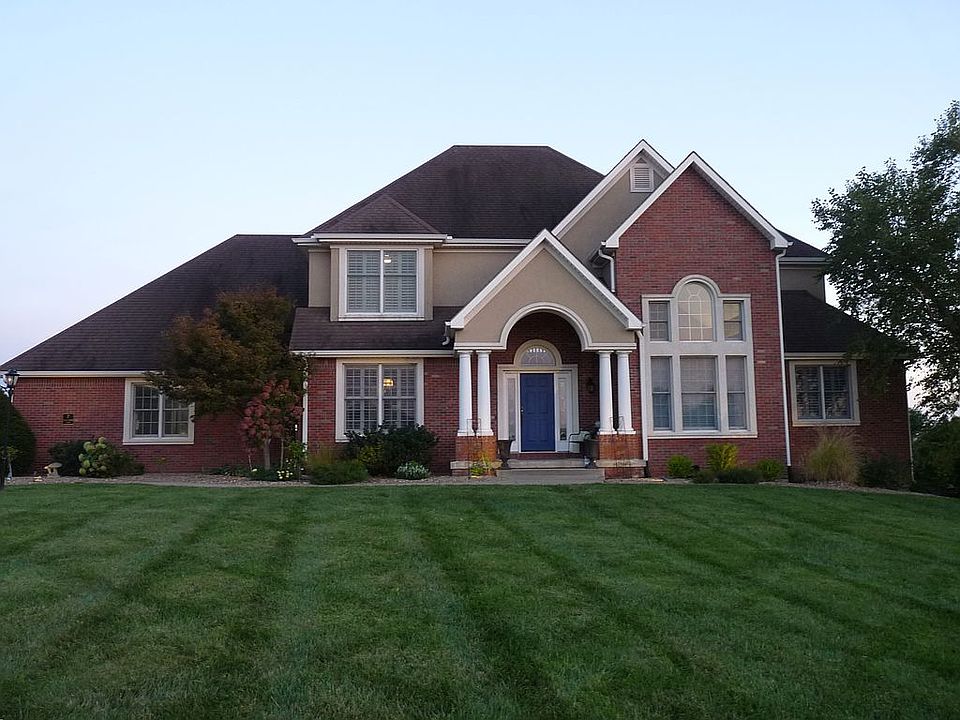 Beautiful street view!