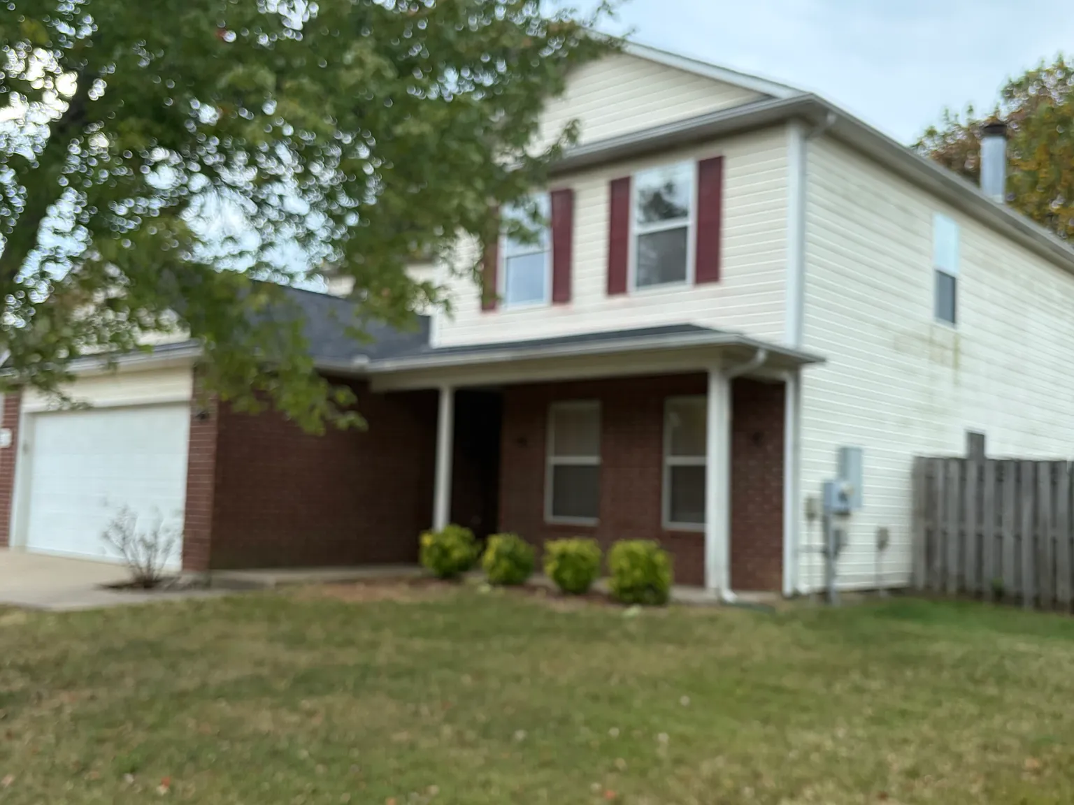 4 bed, 2740 sqft, $2,500 — Photo 2