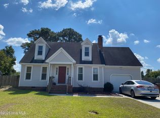419 Raintree Rd, Jacksonville, NC 28540