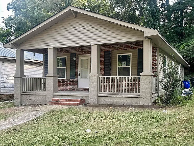 913 Royal Ave — Photo 10