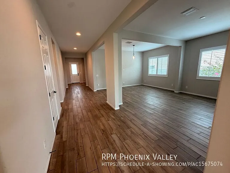 5151 N 181st Dr — Photo 9