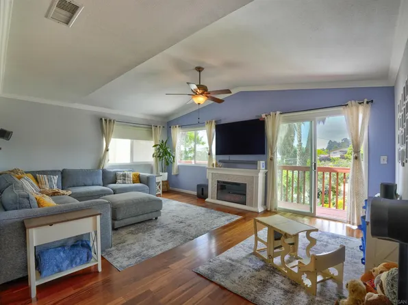1225 Portola Ave, Spring Valley, CA 91977