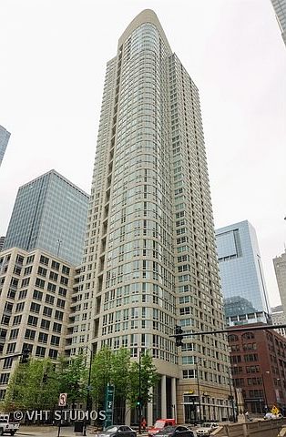 1st image of 345 N La Salle Dr #606