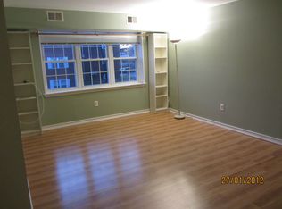 816 South Ave APT K6, Secane, PA 19018