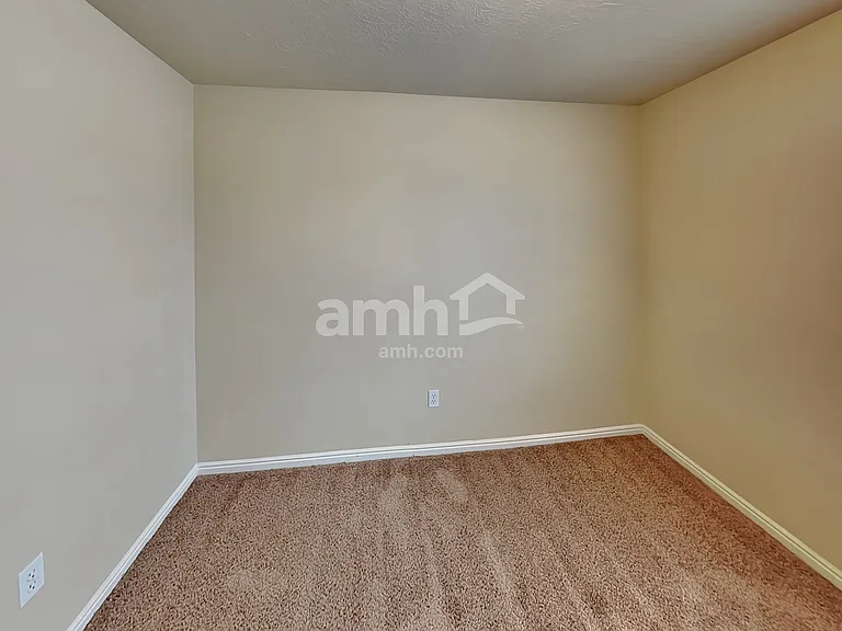 5252 S 4300 W — Photo 21