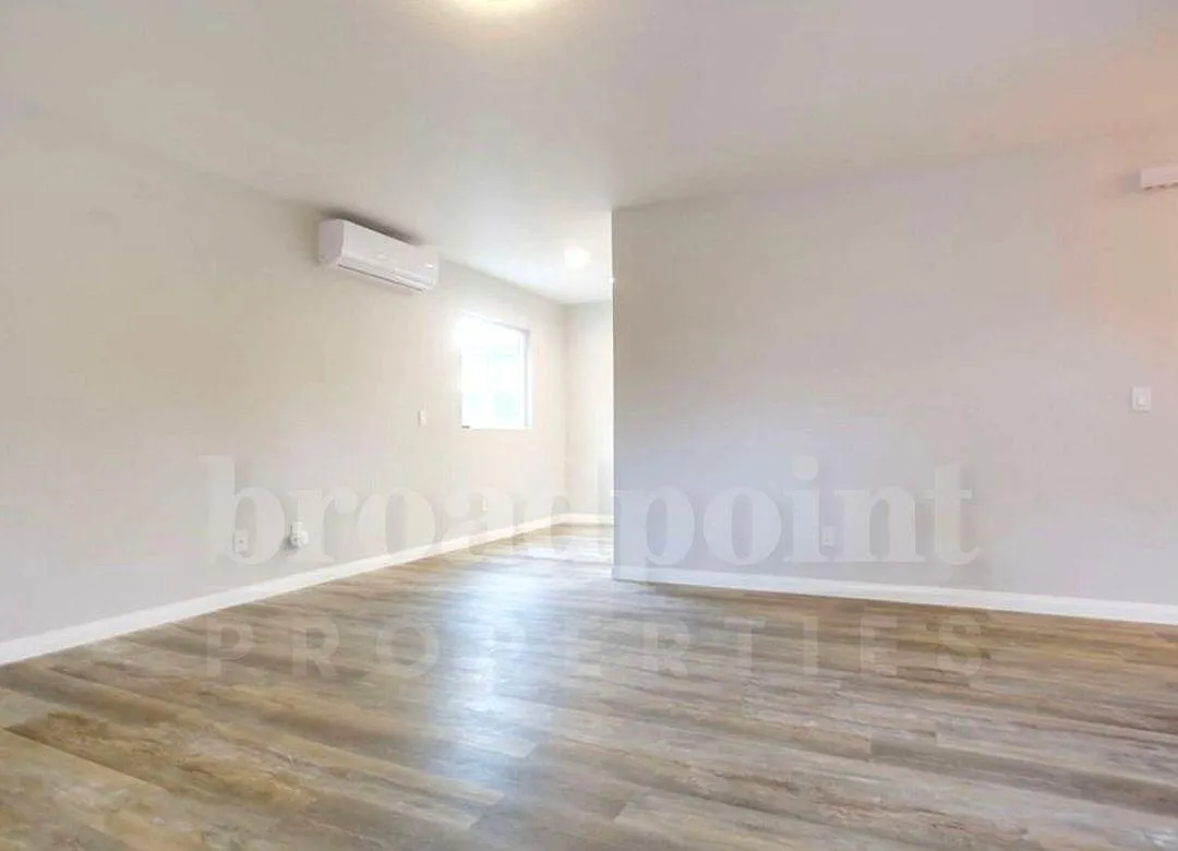 2 bed, 1.5 bath, $1,995 — Photo 4