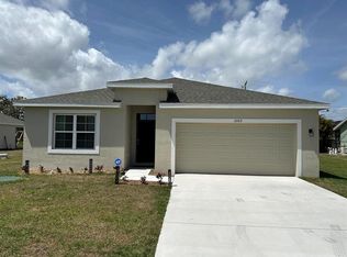 2062 SE North Blackwell Dr, Port Saint Lucie, FL 34952