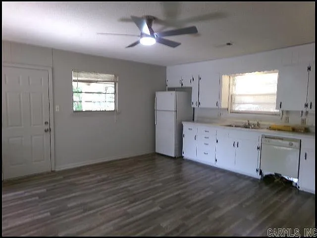 701 N Buchanan St — Photo 10