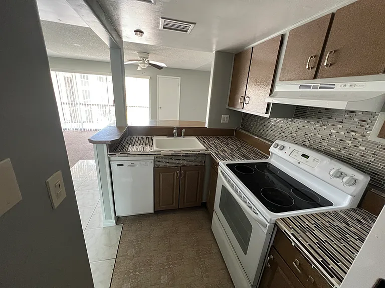 598 Orange 159 Dr #159 — Photo 16