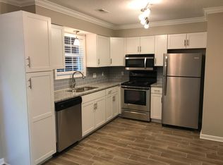 7 Estates Ln, Shoreham, NY 11786