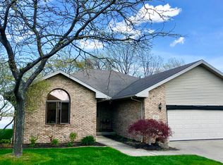 1263 S Grandview Dr, Oak Harbor, OH 43449