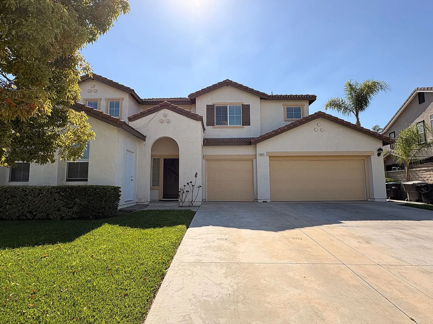 Eastvale Great Neighborhood- 4+2.5 Executive Home, Quiet Neighborhood - Available Now Only 2 Car ... — Photo 3