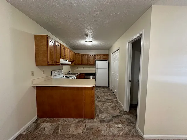 Sleepy Hollow Townhomes — Photo 42
