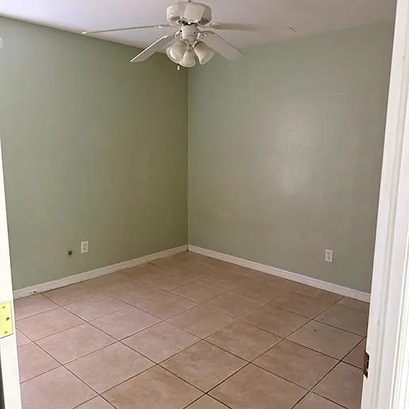 2112 Chiquita Blvd N — Photo 6