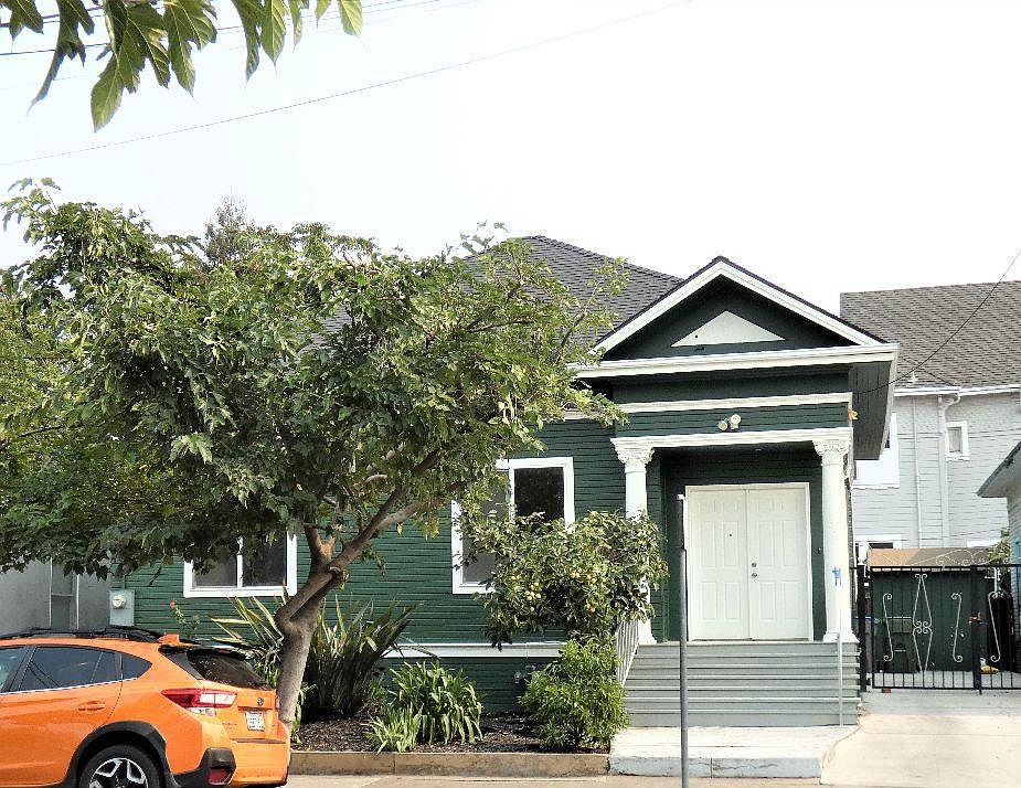 1st image of 360 E Saint James St