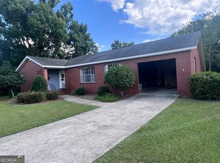 658 E Walnut St, Jesup, GA 31546