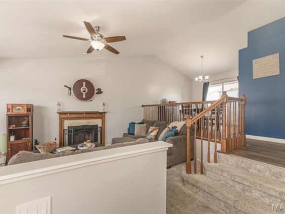 4th image of 217 Lazy Hollow Ct