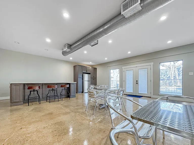 Meet, mingle, or unwind in an inviting community space designed for you.