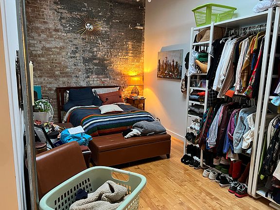 4th image of 3827 N Ravenswood Ave #2