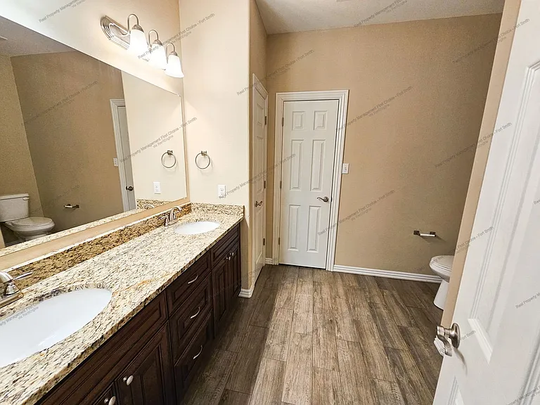 9907 Landry Dr — Photo 8