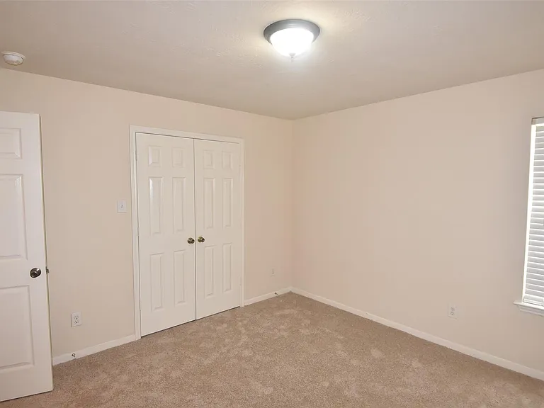 1035 Junction Ct — Photo 10