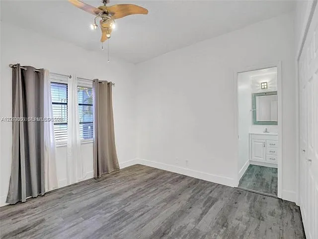16610 Royal Poinciana Ct — Photo 8