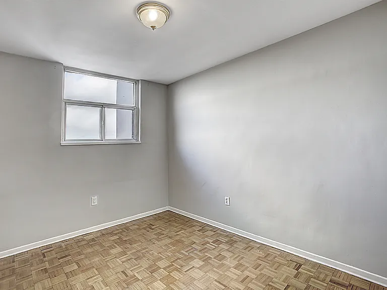 182 Church St E — Photo 22