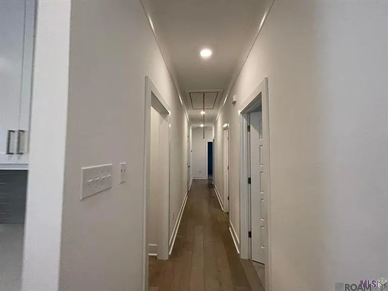 9905 Stonewater Dr — Photo 14