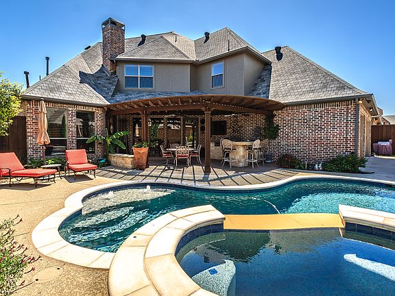 3rd image of 2116 Hague Dr