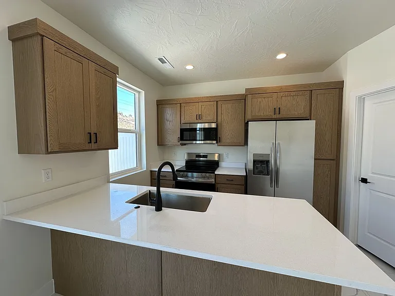 905 S Willow Dr — Photo 8