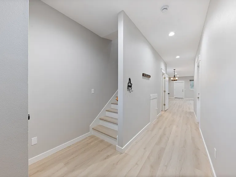 427 SE Inlet Ave — Photo 4