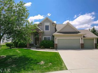 9 Brookline Ct, Bloomington, IL 61705