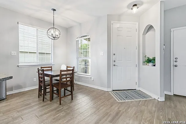 21518 Andrews Gdn — Photo 5